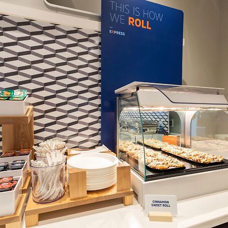 Holiday Inn Express Calgary South By Ihg Ngoại thất bức ảnh