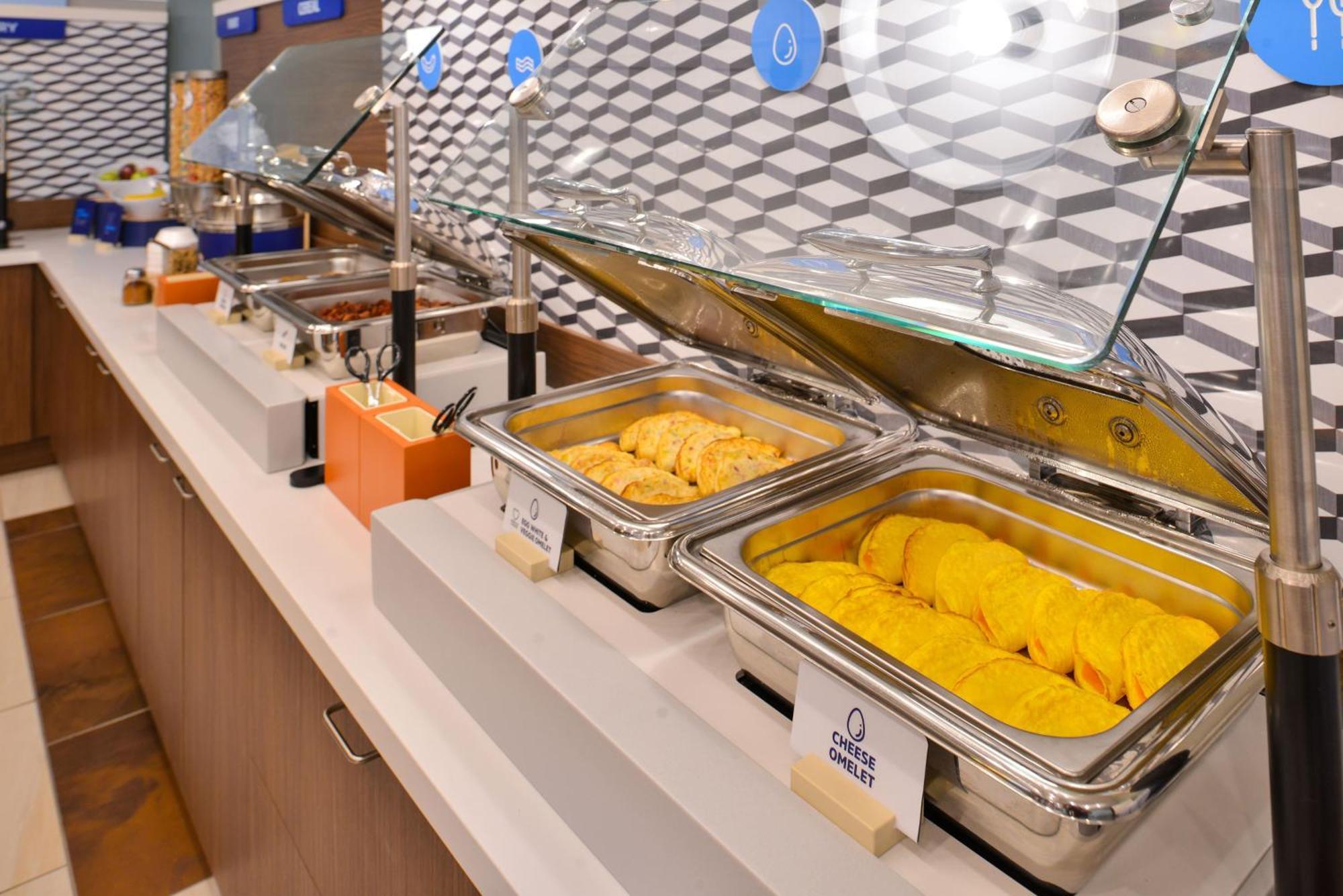 Holiday Inn Express Calgary South By Ihg Ngoại thất bức ảnh