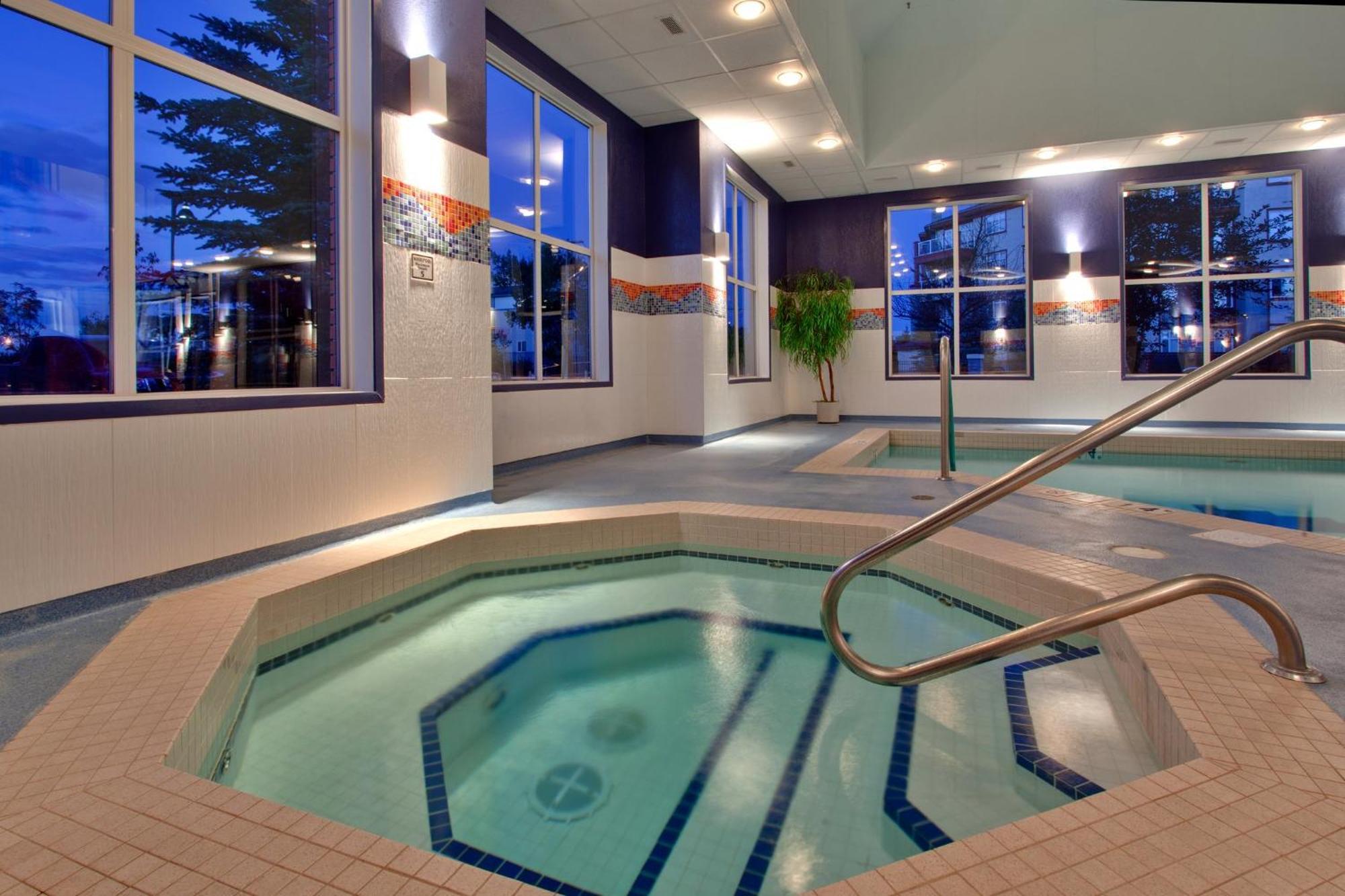 Holiday Inn Express Calgary South By Ihg Ngoại thất bức ảnh