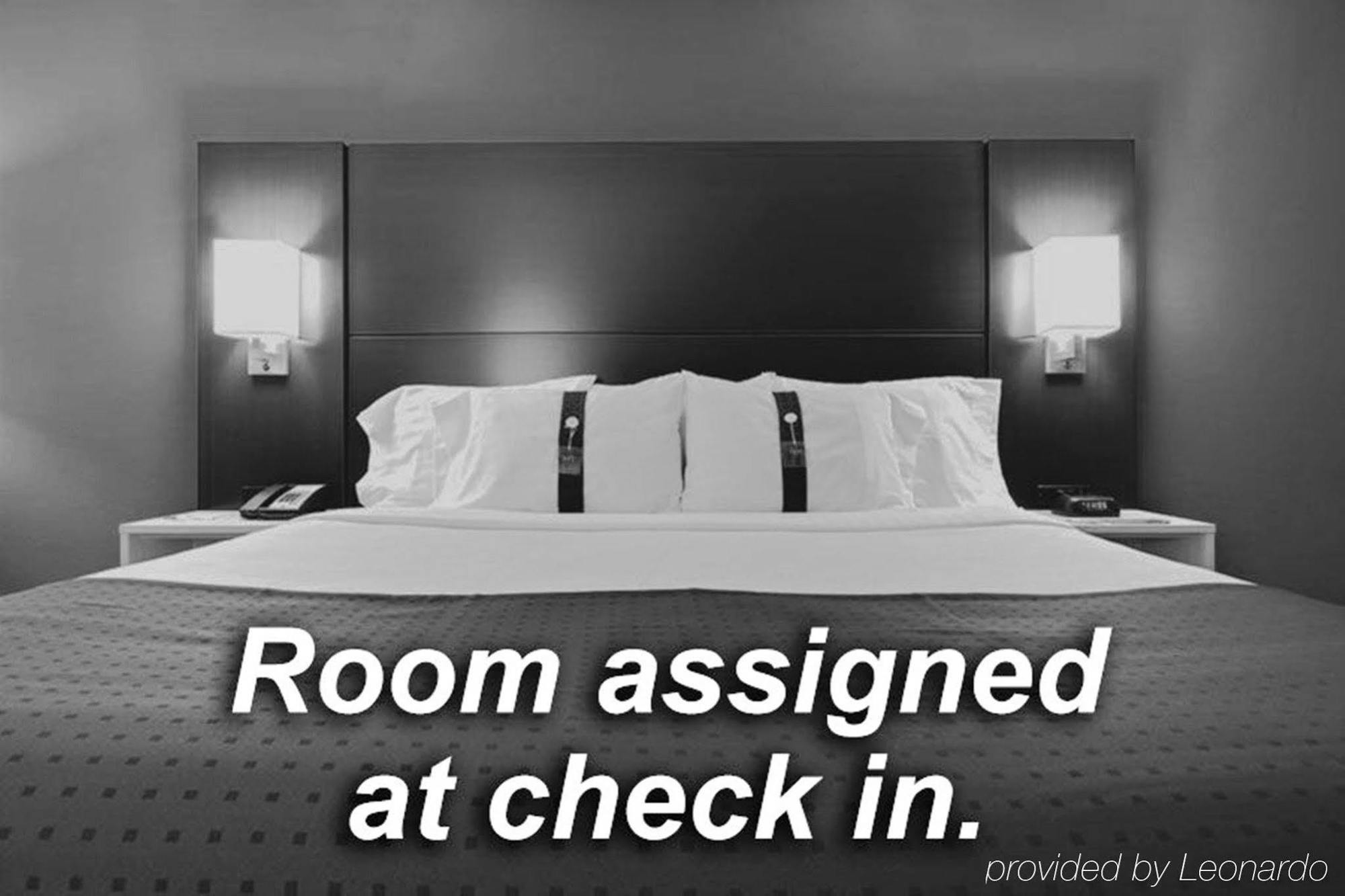 Holiday Inn Express Calgary South By Ihg Ngoại thất bức ảnh