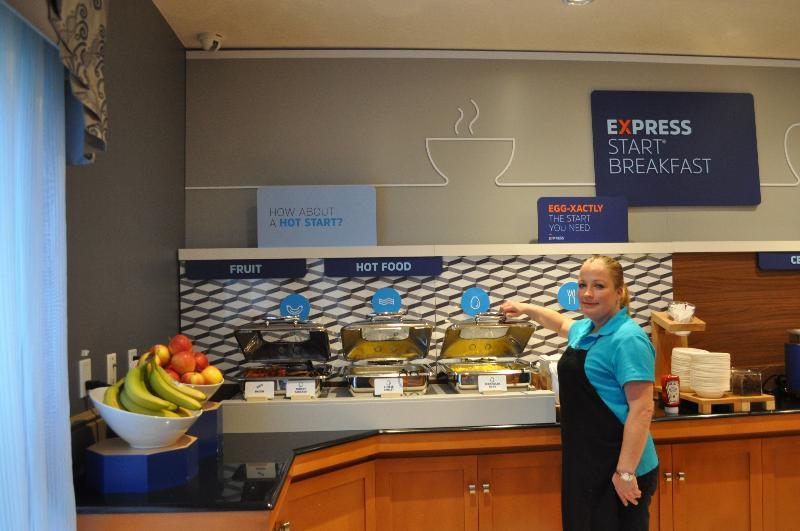 Holiday Inn Express Calgary South By Ihg Ngoại thất bức ảnh